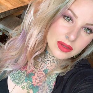 Meet your Posher, Samantha